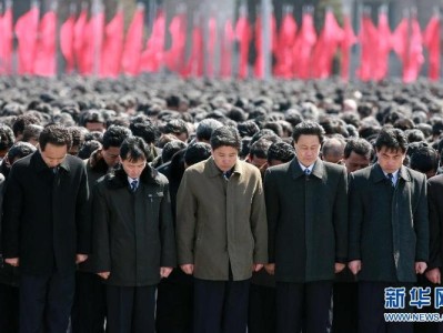 金正恩缅怀先辈，敬献花篮于金日成金正日立像